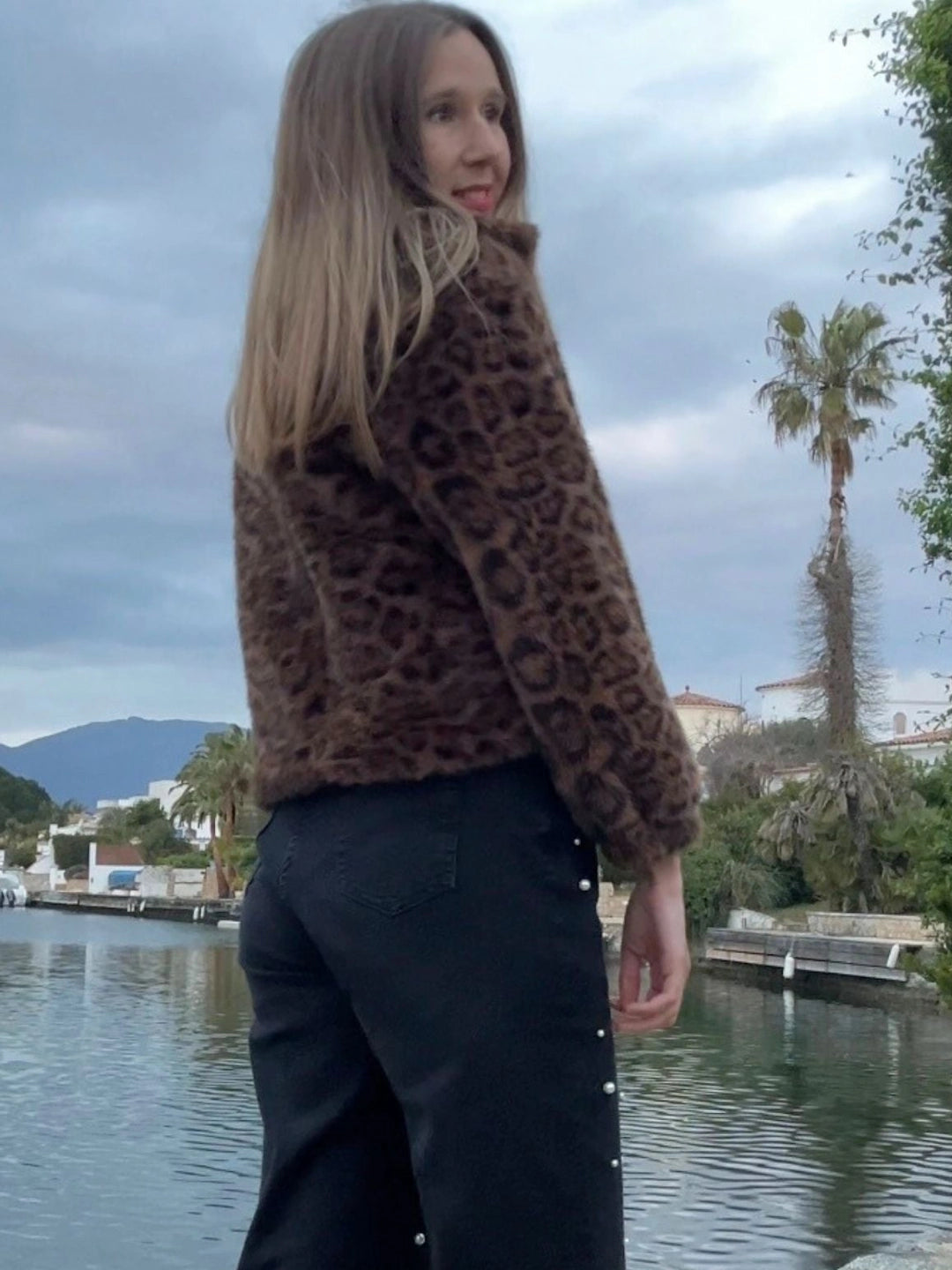 CHAQUETA LEONA