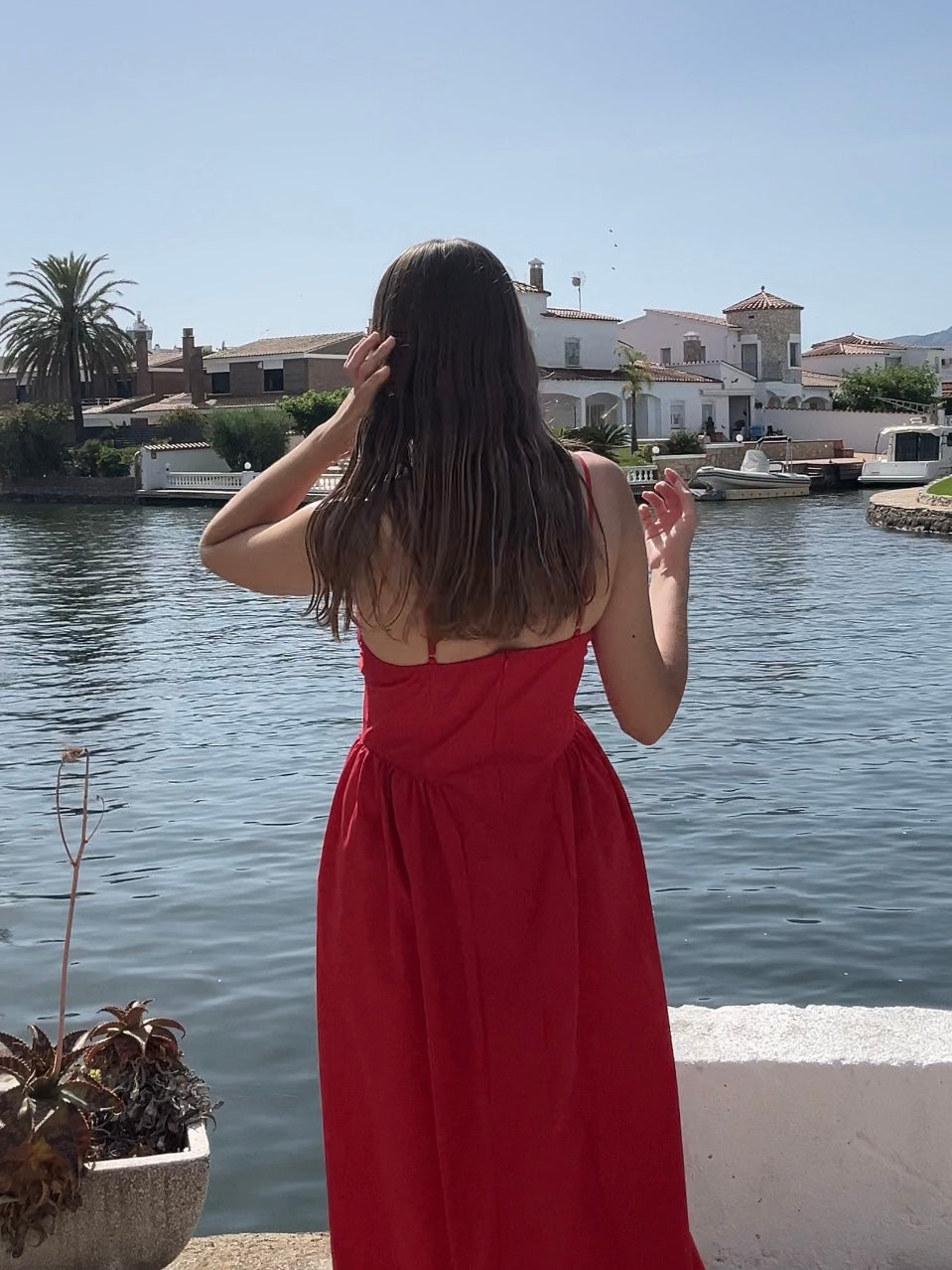 VESTIDO CARMESÍ
