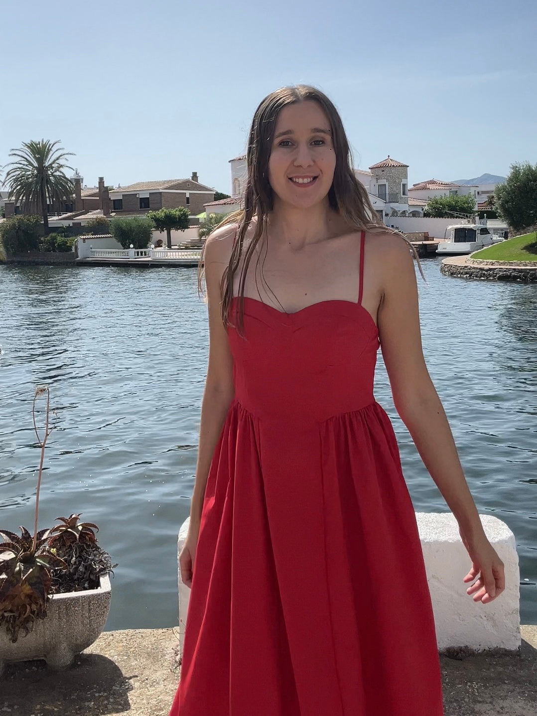 VESTIDO CARMESÍ