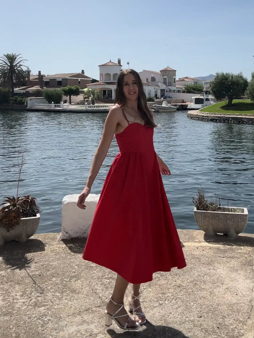 VESTIDO CARMESÍ