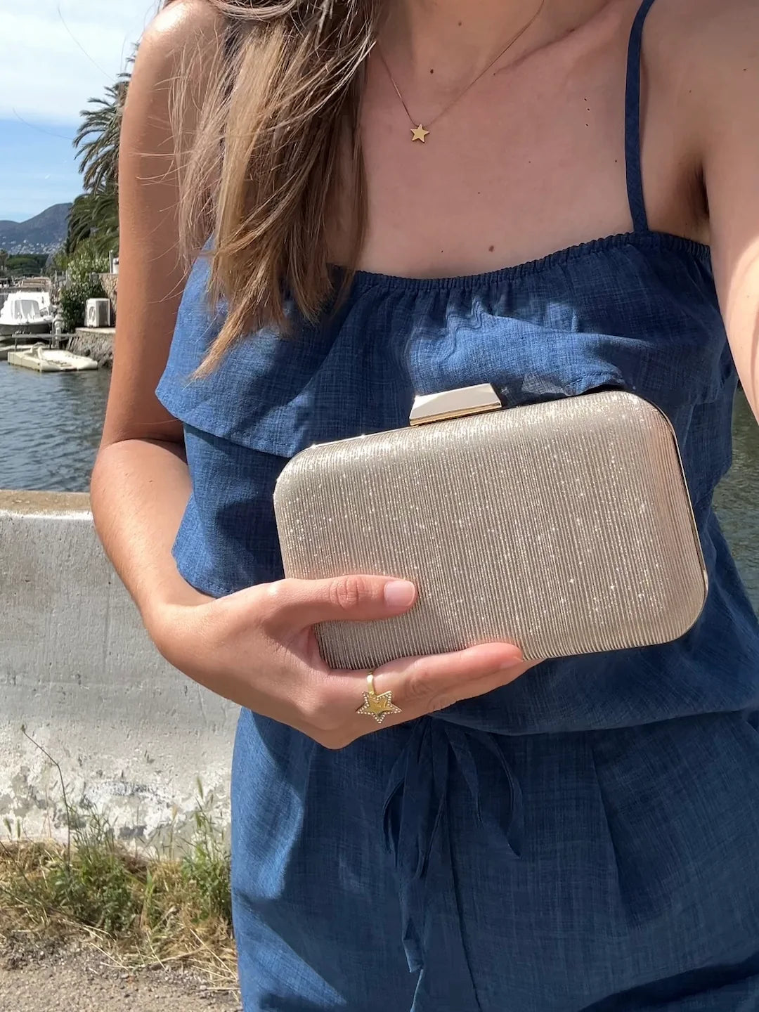 CLUTCH DESTELLO DORADO