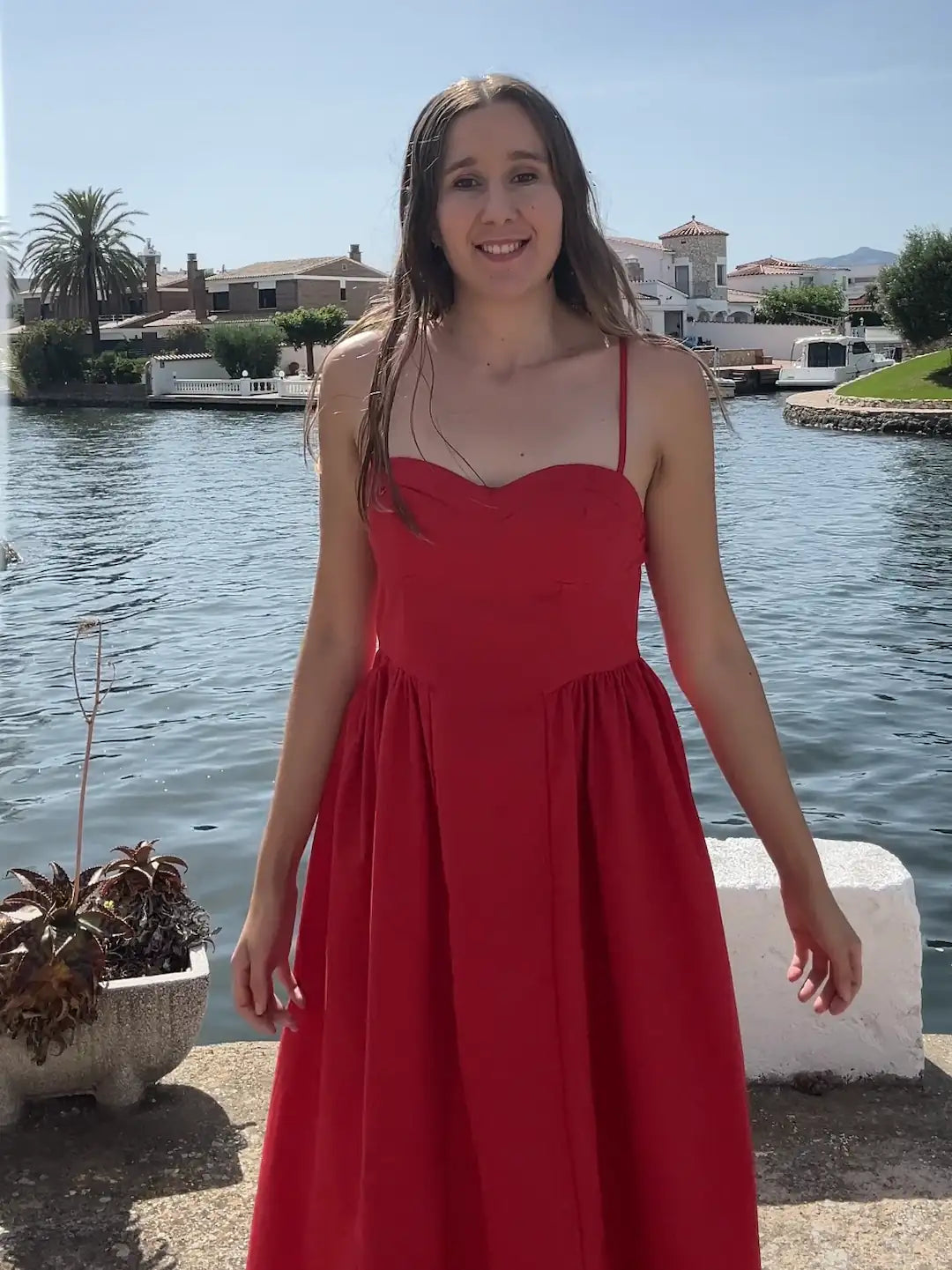 VESTIDO CARMESÍ