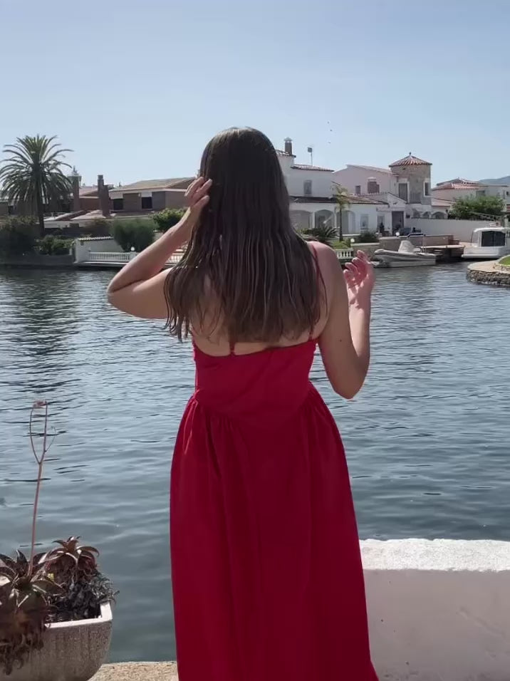 VESTIDO CARMESÍ